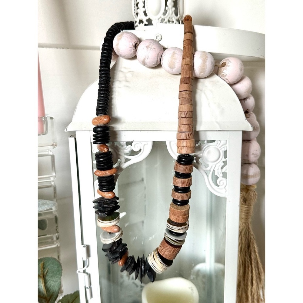 Vintage Chunky Wood And Seashell Round Disc Necklace 1970’s